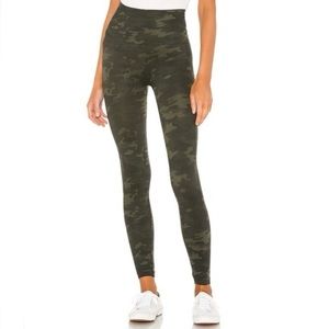 Spanx Look at Me Now seamless camo leggings. 💚